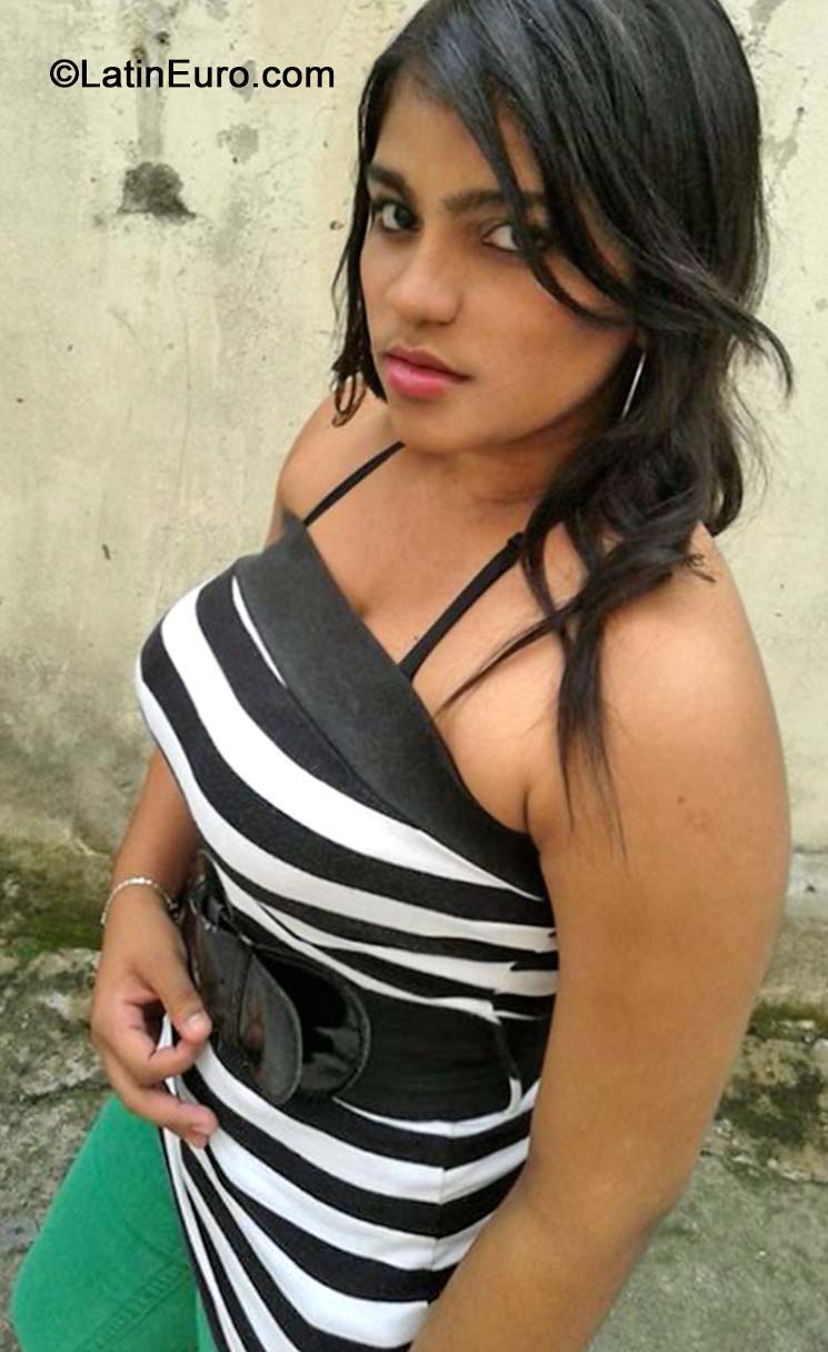 Date this pretty Dominican Republic girl Hermes from La Vega DO19827