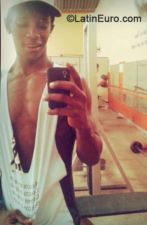 Date this happy Brazil man Wilton from Uberaba BR8953