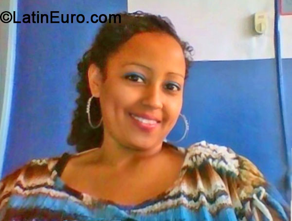 Date this nice looking Honduras girl Ivin from Tegucigalpa HN1180