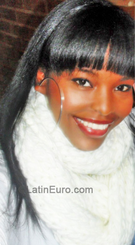 Date this athletic Colombia girl Liliana from Medellin CO15930