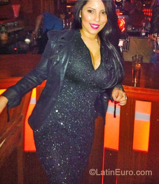 Date this young Spain girl Rosa from Barcelona ES320