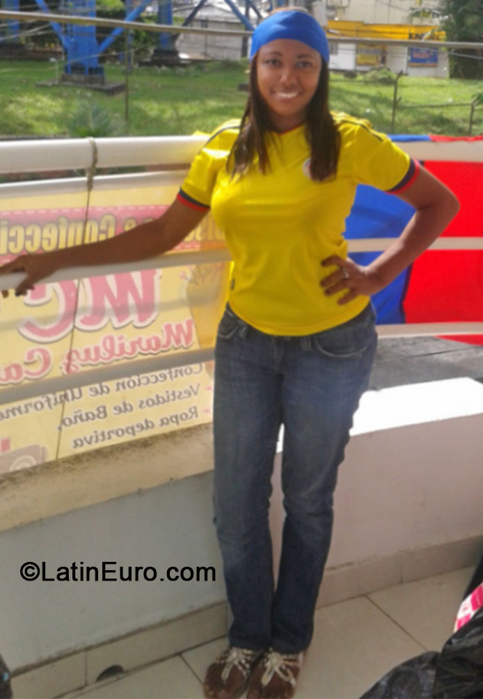 Date this pretty Colombia girl Mariluz from Buenaventura CO17067