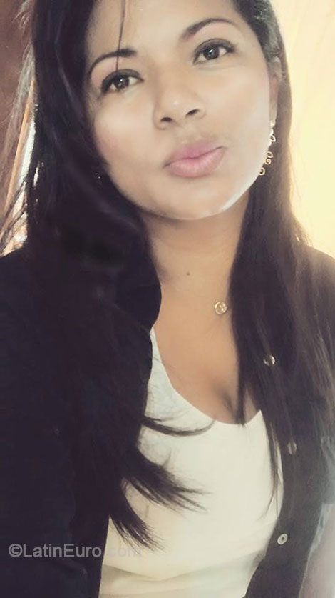 Date this foxy Brazil girl Cintia from Belem BR8987