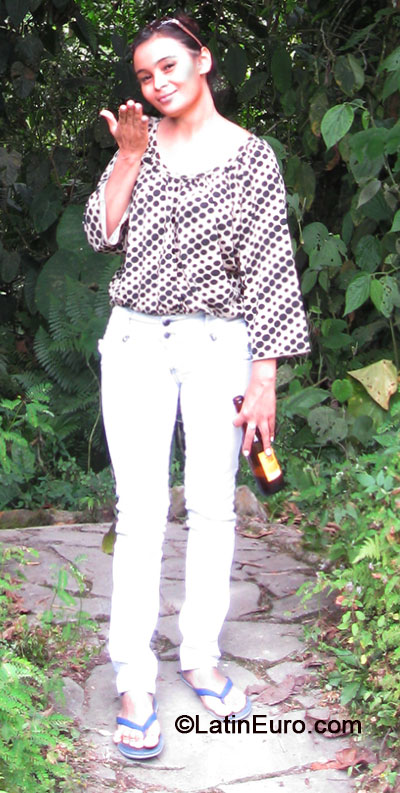 Date this attractive Colombia girl Viviana from Cali CO16144