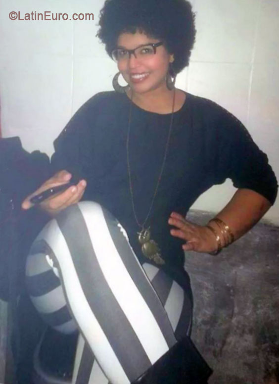 Date this nice looking Argentina girl Steffany from Buenos Aires AR80