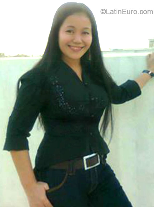 Date this athletic Philippines girl Sheryle from Manila PH704