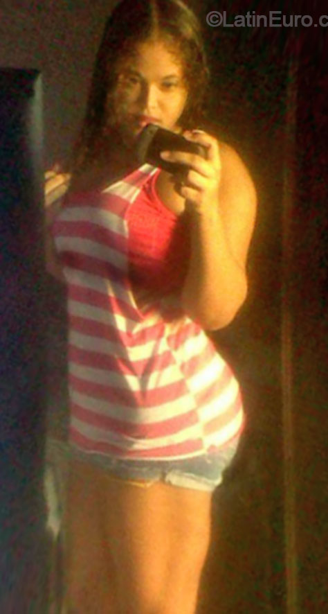 Date this exotic Colombia girl Ana from Valledupar CO16348