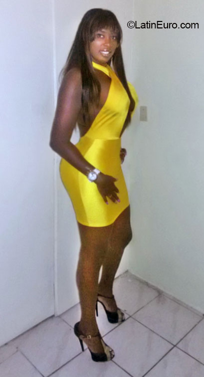 Date this sensual Italy girl Johana from Rome VE3129