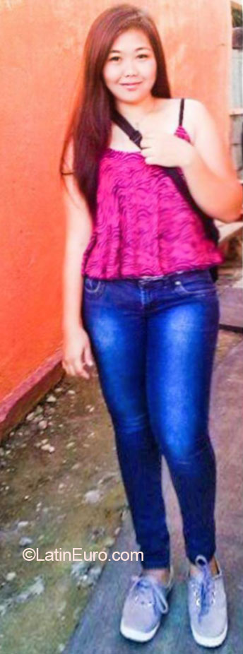 Date this athletic Philippines girl Samantha from Cagayan De Oro City PH711