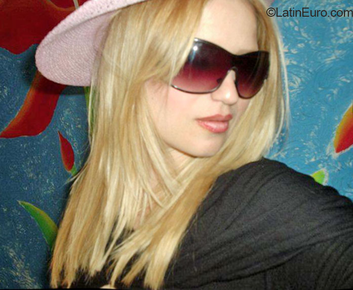 Date this attractive Brazil girl Elaine from Sao Paulo BR9084