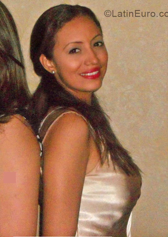 Date this pretty Panama girl Heylin from Panama City PA483