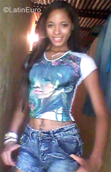 Date this hot Colombia girl Alexandra from Cali CO16537