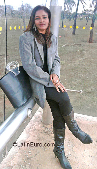 Date this beautiful Brazil girl Waldetie from Brasilia BR9123