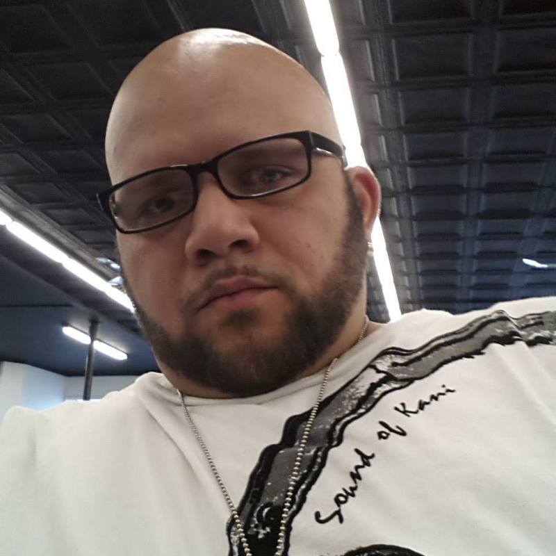 Date this pretty United States man Edwin from Dorchester US15665