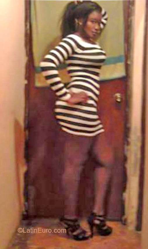 Date this good-looking Germany girl Thania from La Romana DO20701