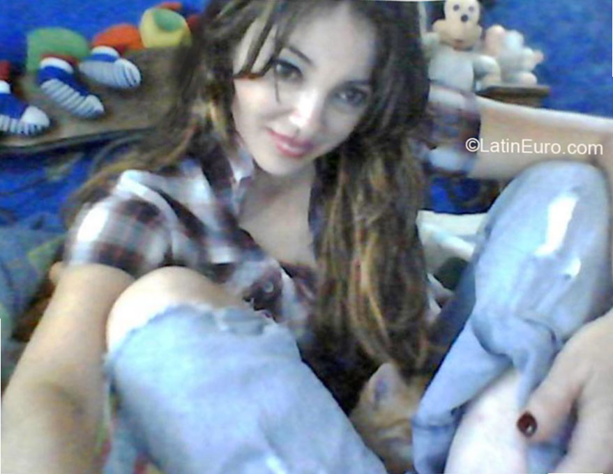 Date this nice looking Colombia girl Lilian from Cali CO16620