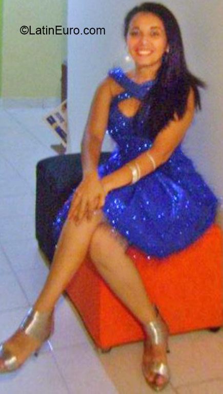 Date this hard body Colombia girl Yasmin from Cali CO17031