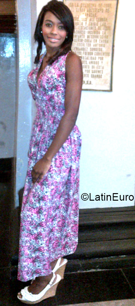 Date this young Colombia girl Jhoanna from Cali CO16766