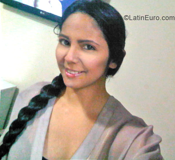 Date this hard body Colombia girl Joan from Bogota CO16767