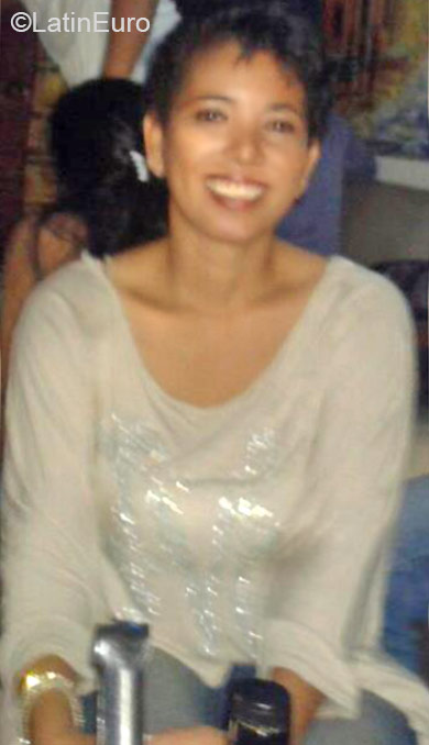 Date this gorgeous Colombia girl Julia from Cartagena CO16794