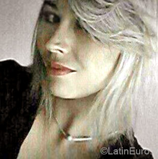 Date this athletic Brazil girl Ana Carina from Sao Paulo BR9198