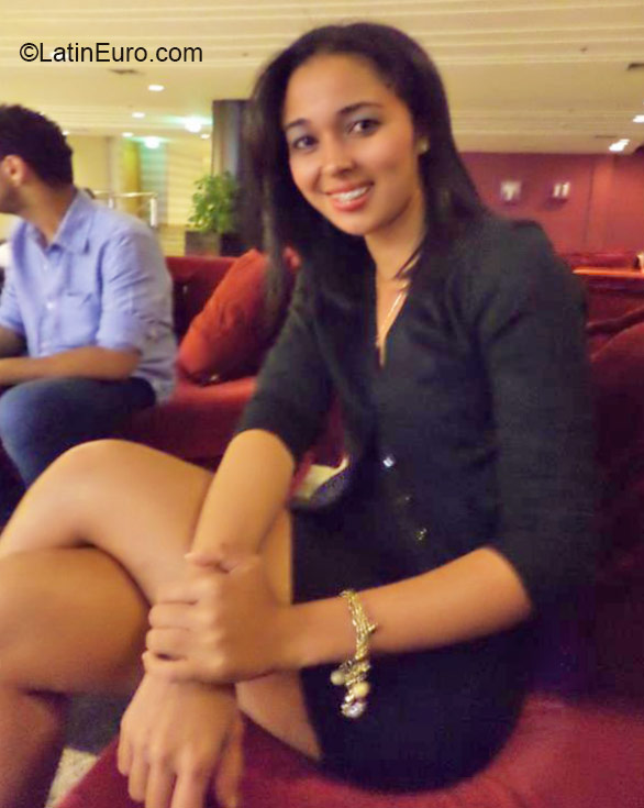 Date this exotic Brazil girl Rayssa from Brasilia BR9203