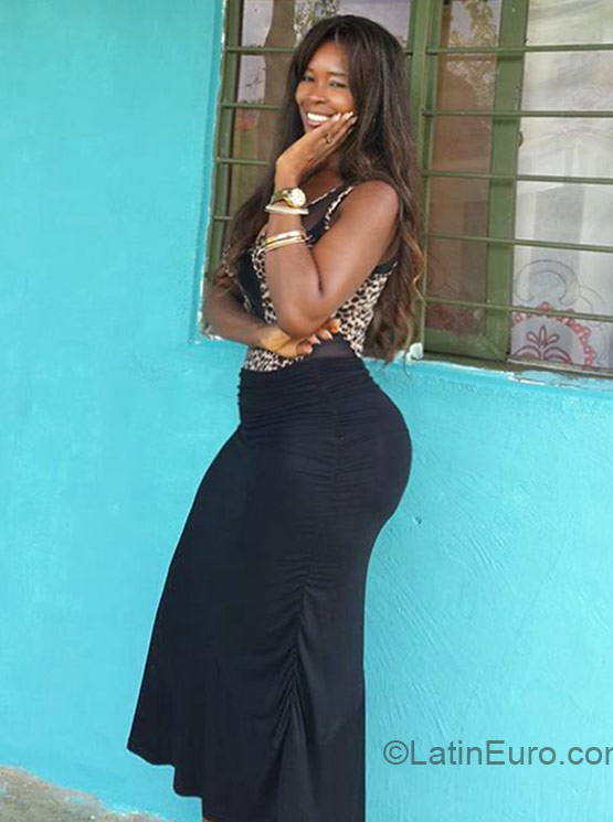 Date this athletic Colombia girl Sandra from Cali CO16965