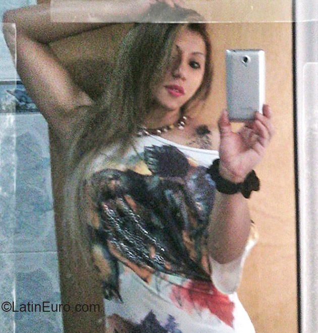 Date this foxy Colombia girl Diana from Bogota CO16977