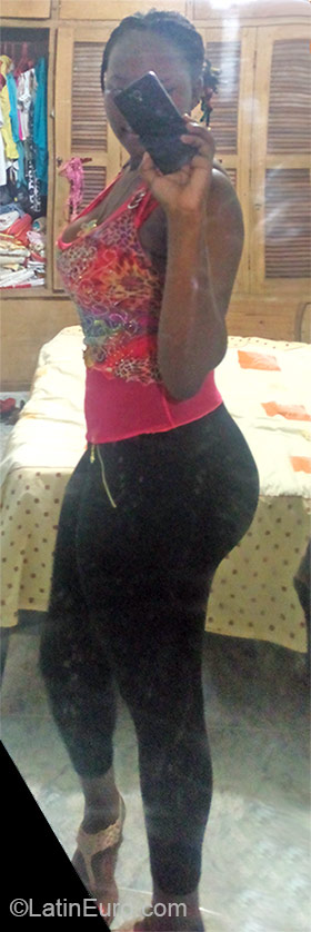 Date this lovely Colombia girl Mela from Buenaventura CO16981