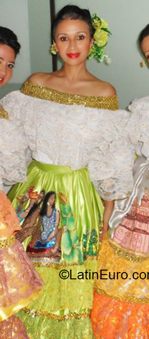 Date this exotic Colombia girl Ingrid from Bogota CO17009