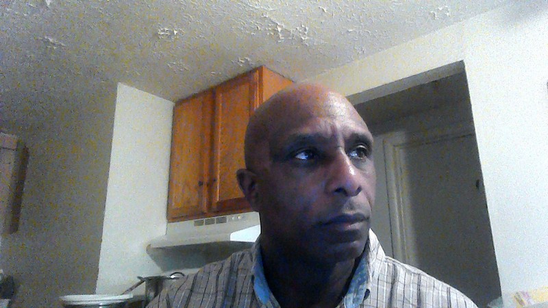 Date this young United States man Ernest from Danville US15957