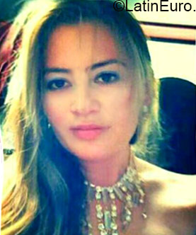 Date this exotic Colombia girl Leidy from Bucaramanga CO17109