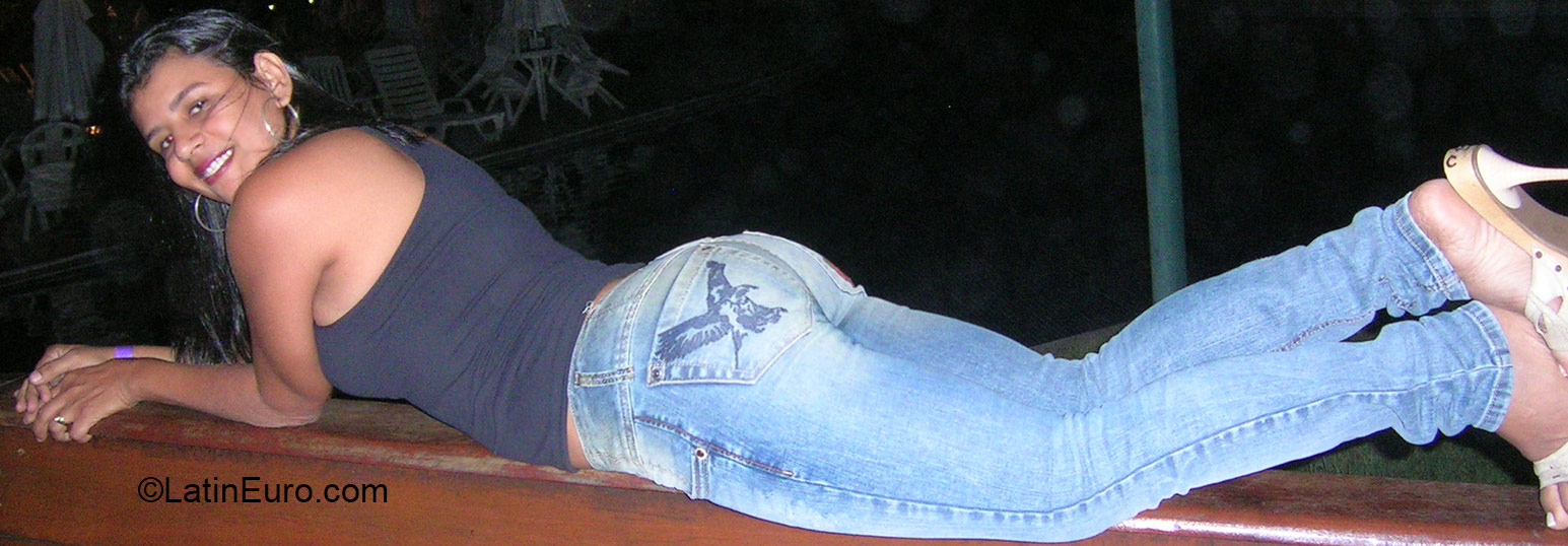 Date this stunning Brazil girl Valeria from Recife BR9278