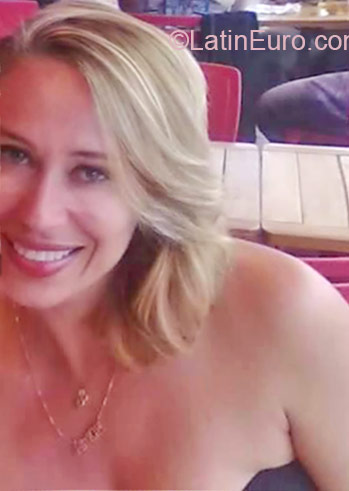 Date this lovely Brazil girl Maria from Brasilia BR9280