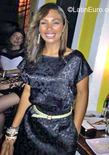 Date this good-looking Brazil girl Fernanda from Rio De Janeiro BR9427