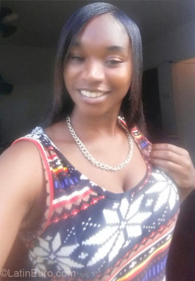 Date this young Jamaica girl Lady_Ice from Kingston JM2003