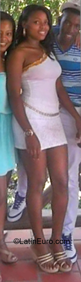 Date this georgeous Colombia girl Claudia from Cali CO17255