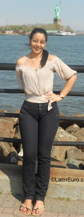 Date this lovely Colombia girl Ana from Cali CO17305