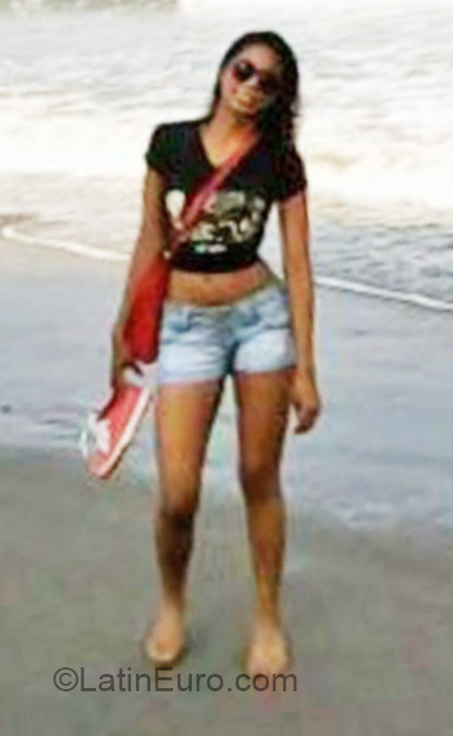 Date this exotic Colombia girl K.c from Cali CO17341