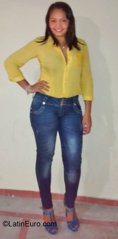 Date this good-looking Colombia girl Cecilia from Sincelejo CO17369