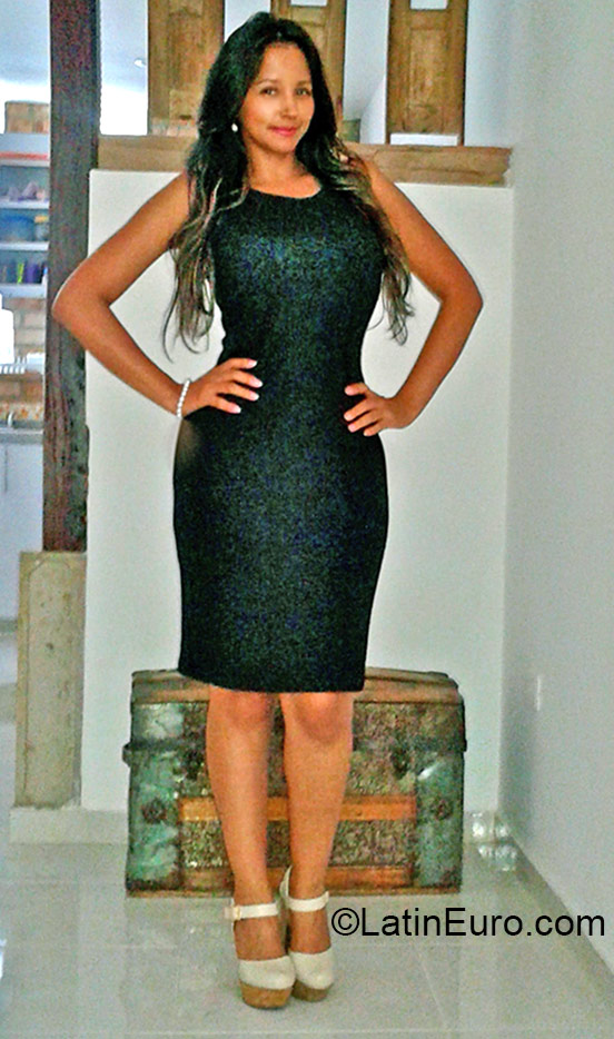 Date this beautiful Colombia girl TRANQUILA from Cali CO17372