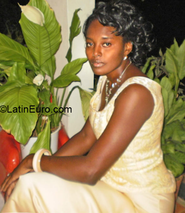 Date this gorgeous Jamaica girl Sharene from Ocho Rios JM2050