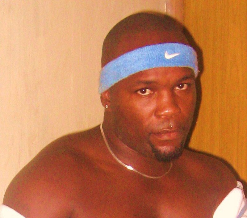 Date this attractive United States man Cecil from Panama US16170