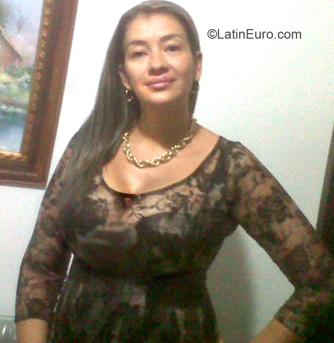 Date this gorgeous Colombia girl Clara from Tulua CO17479