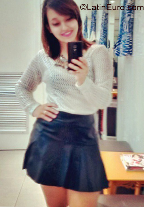 Date this foxy Brazil girl Jessica from Sao Paulo BR9347