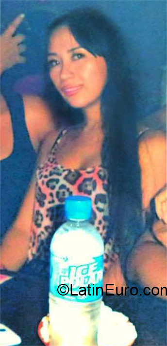 Date this young Colombia girl Natalia from Medellin CO17517