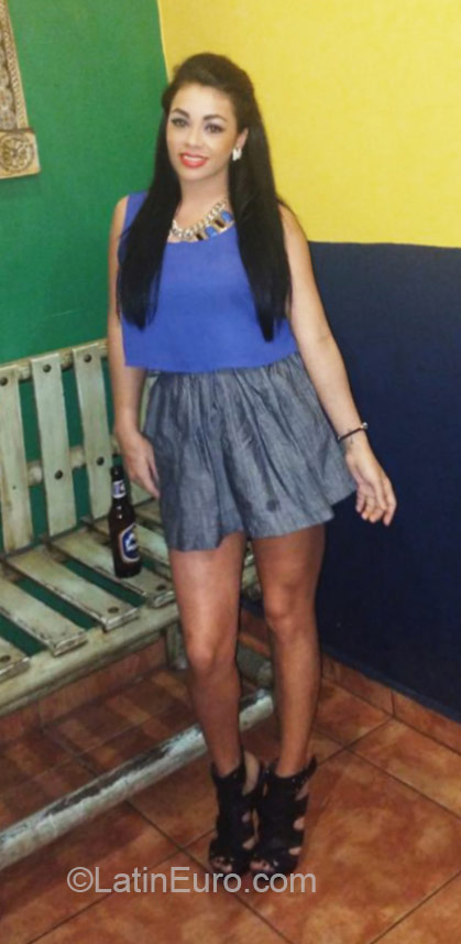 Date this voluptuous Honduras girl Carolina from Tegucigalpa HN1563