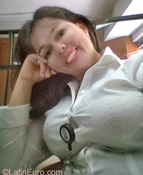 Date this beautiful Colombia girl Sandra from Cali CO17740