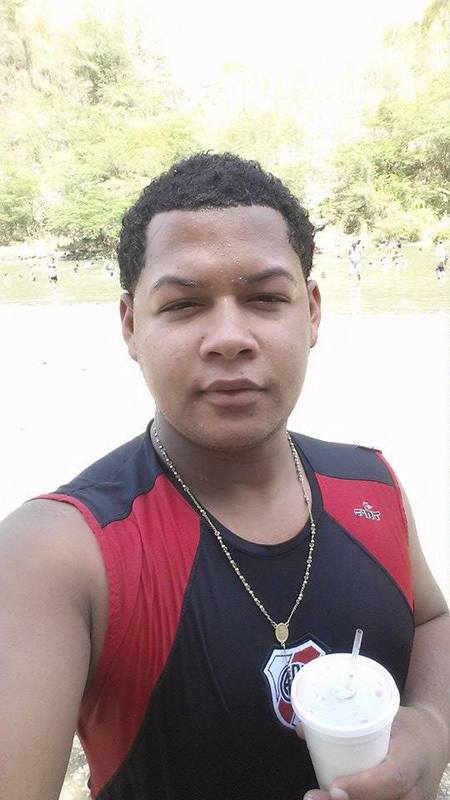 Date this athletic Dominican Republic man Randy from Santiagos DO22738