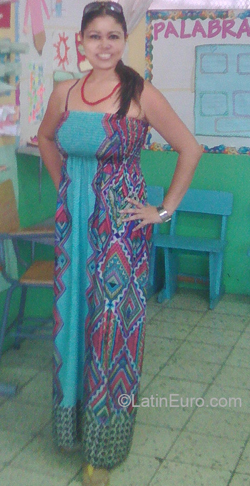 Date this lovely Honduras girl Karina from Tegucigalpa HN1899